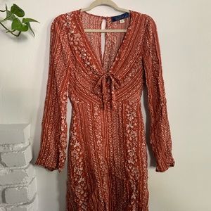 Dainty floral dress with sleeves